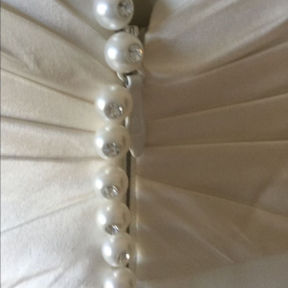 Unique designs from Mathew Christopher 100… - Picture 7 of 17